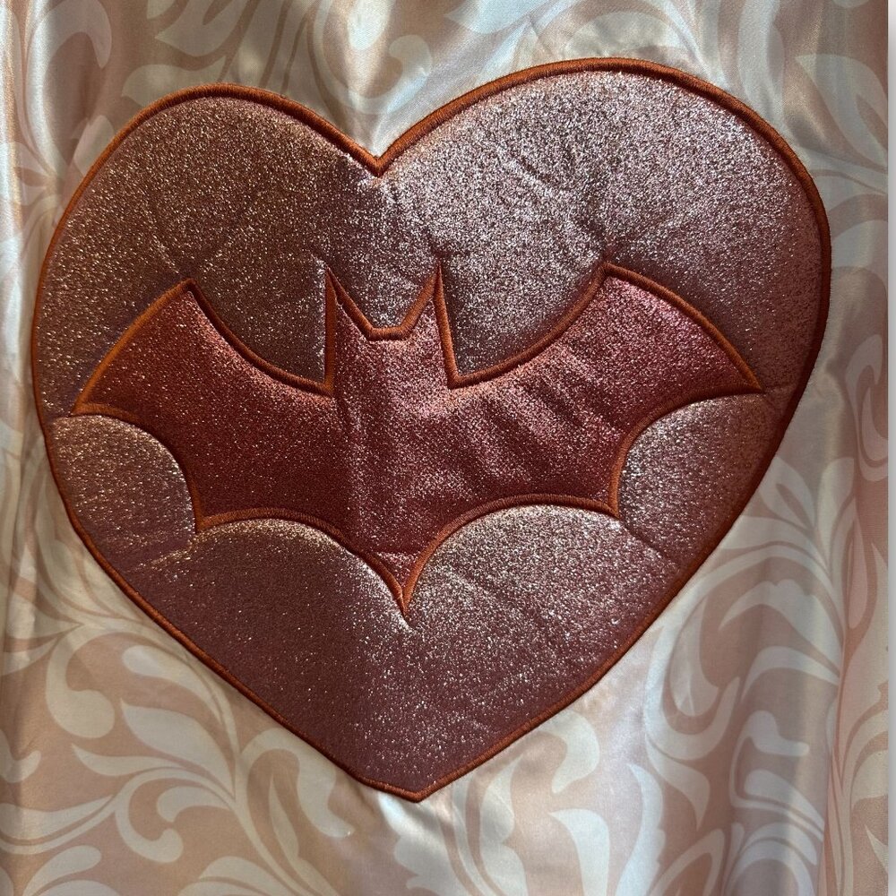 Six Flags Theme Park Womens Girls Satin BATGIRL Batman Cape Pink Sparkle Cosplay - Picture 3 of 4